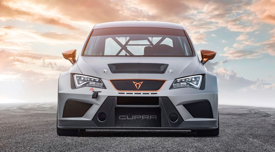 CUPRA TCR panoramica frontale