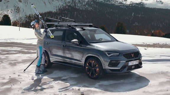 CUPRA Ateca accessorio portasci estensibile.