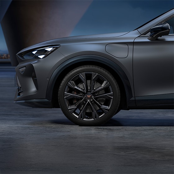 Magnetic Tech Color CUPRA Formentor | SUV Plug in Hybrid