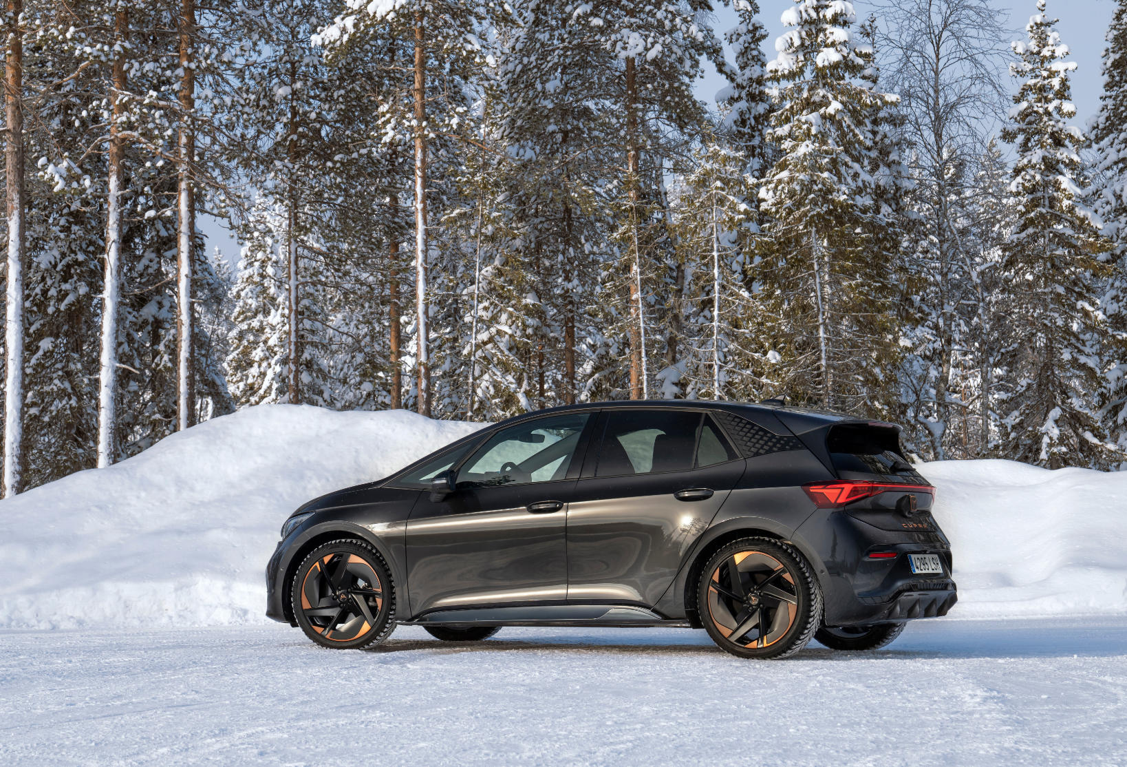 Arriva in Italia la performante CUPRA Born e-Boost 231 CV