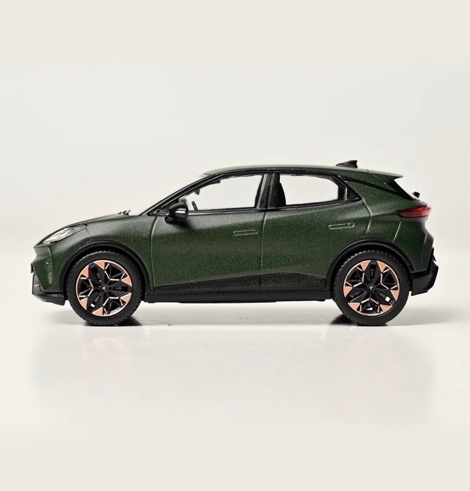 MODELLO%20CUPRA%20RAVAL%20MANGANESE%20GREEN