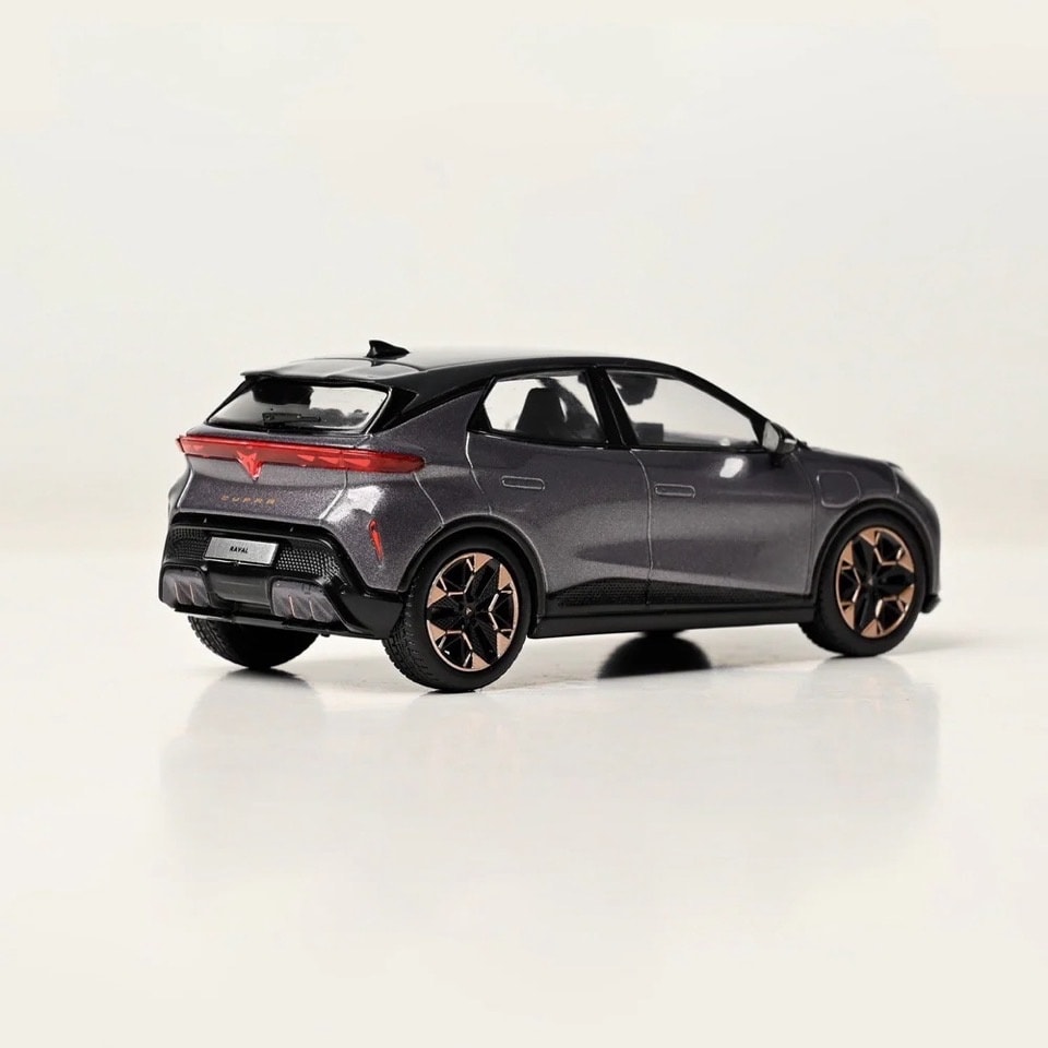 MODELLO%20CUPRA%20RAVAL%20PLASMA%20IRIDESCENT