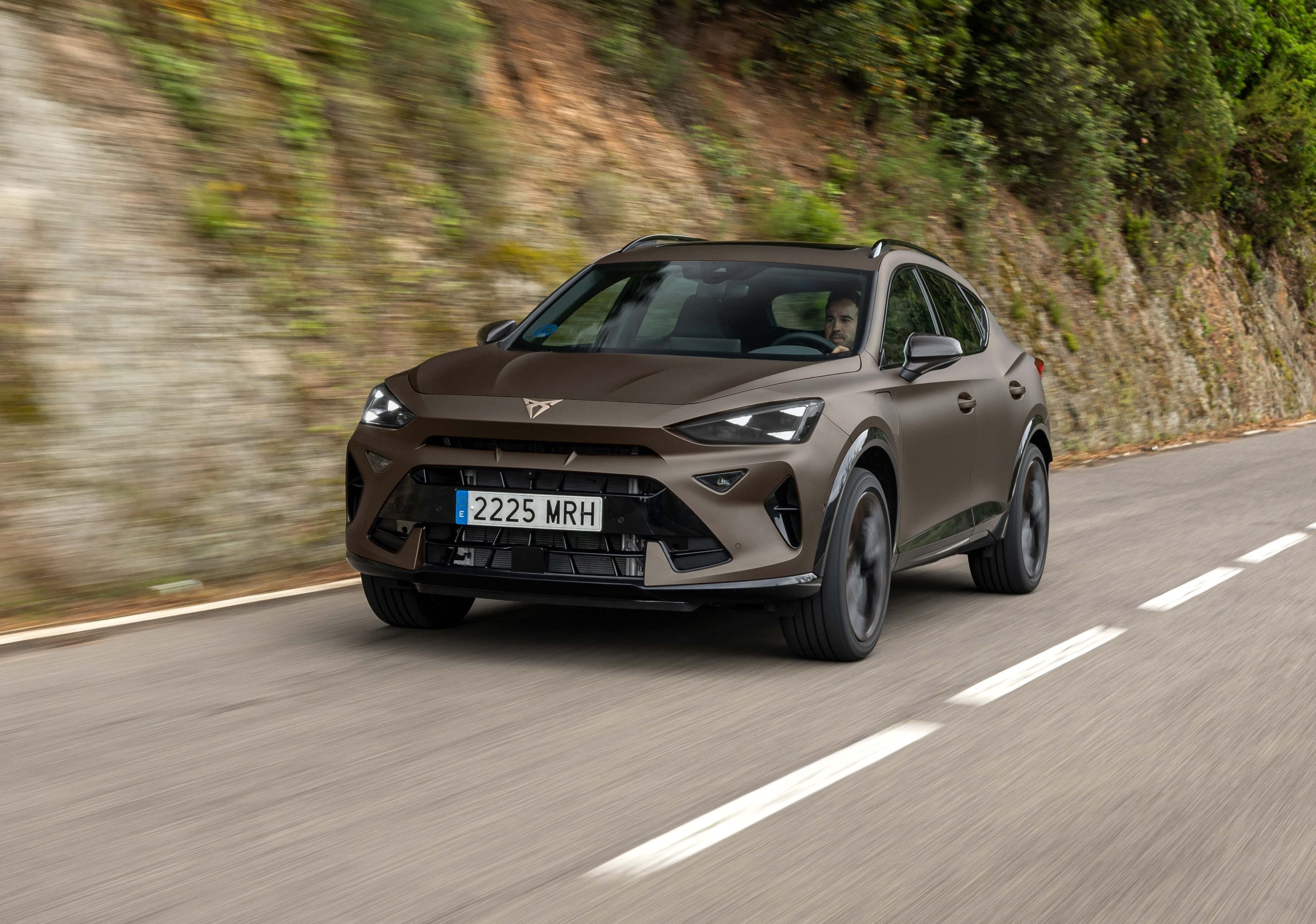 Vista tre quarti frontale CUPRA Formentor Tribe Edition