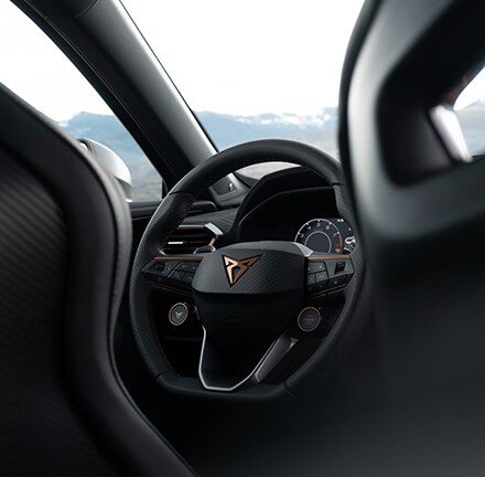 Vista interna del volante CUPRA Formentor VZ5 