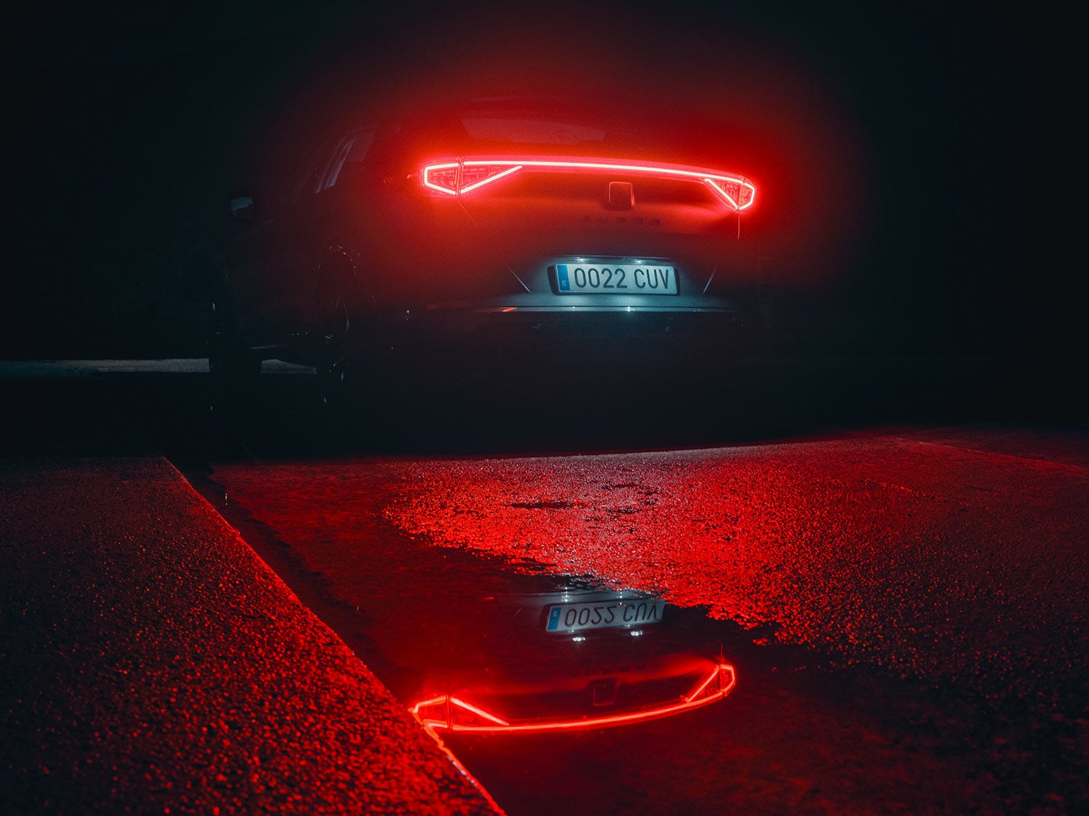 CUPRA Formentor 2020: luci posteriori coast to coast con tecnologia full led